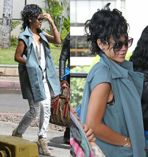 rihanna-in-hawaii1