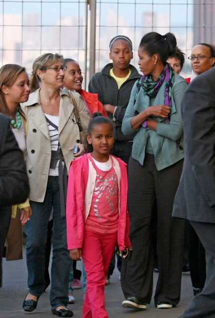 Michelle Obama Eiffel Tower