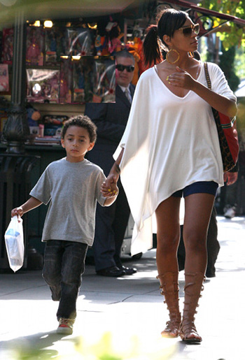 Solange Knowles Julez