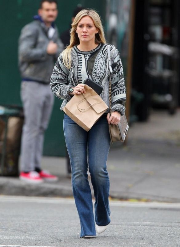hilary-duff-nyc-rag-and-bone-coogi-sweater-boy-chanel-bag-1