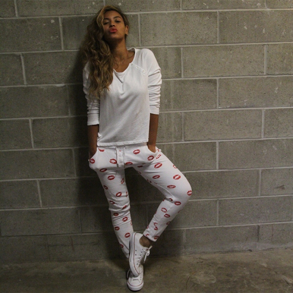 beyonce-beyonce-dot-com-james-perse-zoe-karssen-converse
