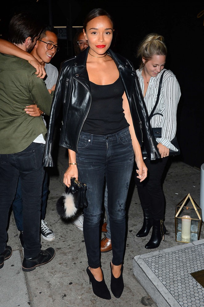 Ashley-Madekwe-in-Tight-Jeans-nice-guy-west-hollywood
