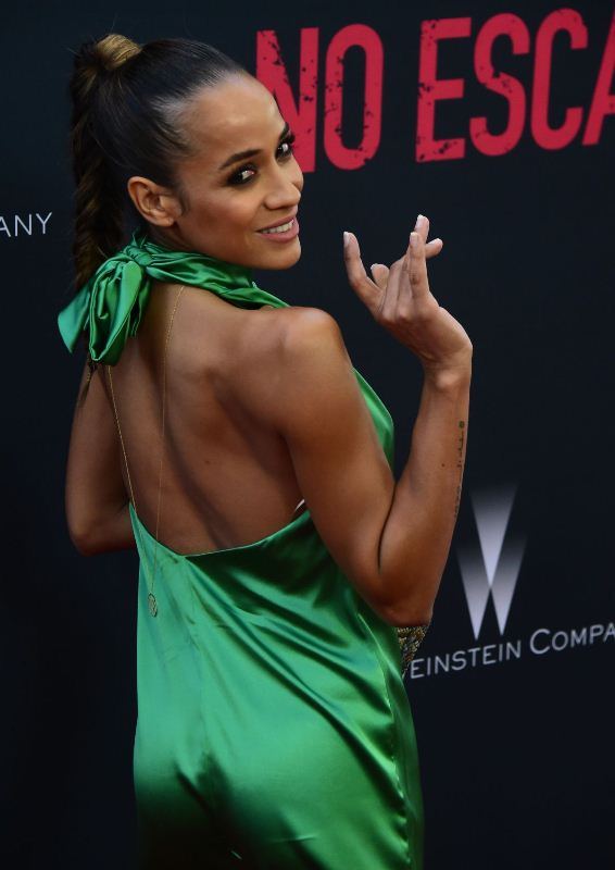 dania-ramirez-at-no-escape-premiere-in-los-angeles-the-2nd-skin-co-dress-le-silla-pumps-helmer-clutch-1