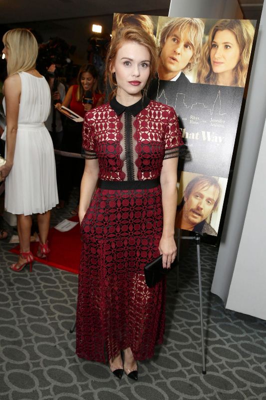 holland-roden-she-s-funny-that-way-premiere-in-los-angeles-self-portrait