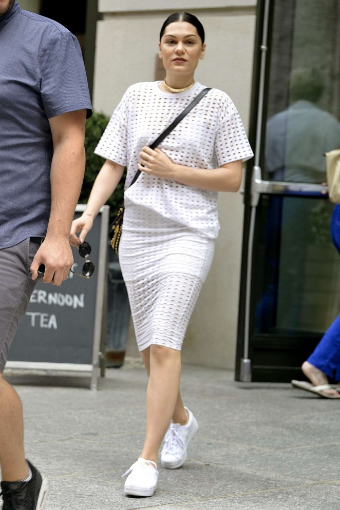 Jessie-J-in-White-Dress-nyc-t-by-alexander-wang-1