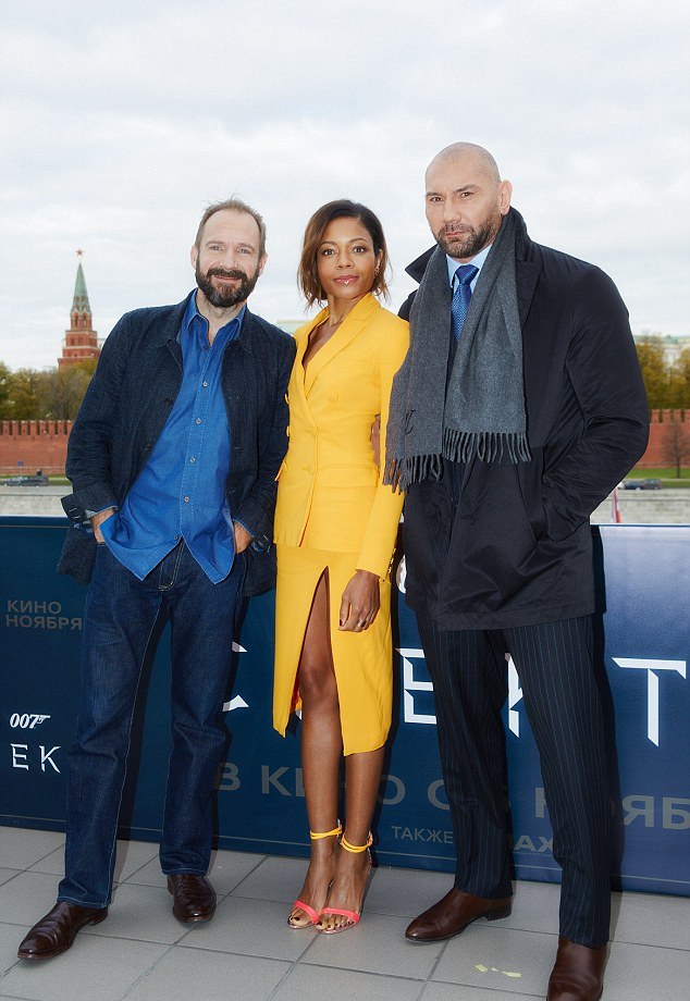 naomie-harris-spectre-moscow-photocall-altuzarra-sophia-webster