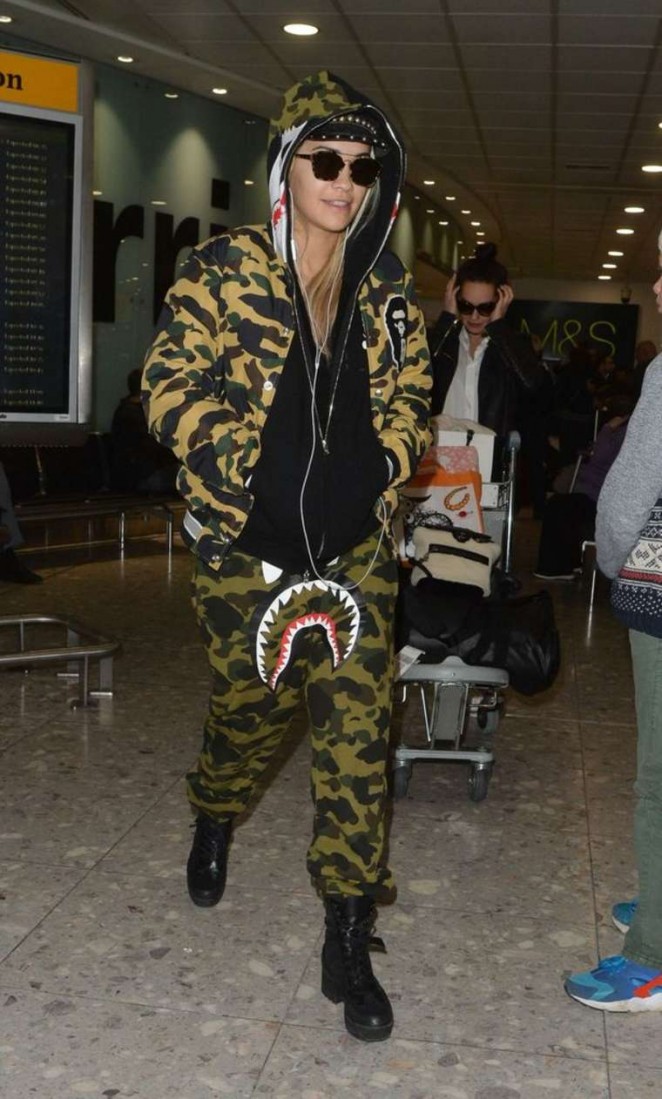 Rita-Ora-at-Heathrow-Airport-bape