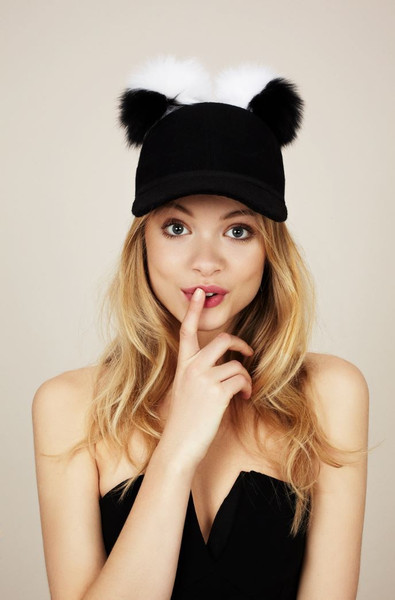 charlotte-simone-sass