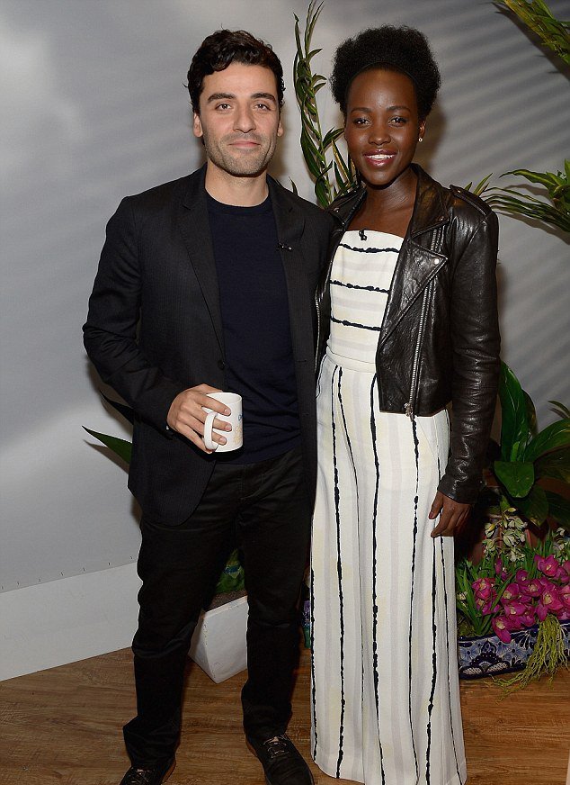 lupita-nyong-despierta-america-christian-siriano-1