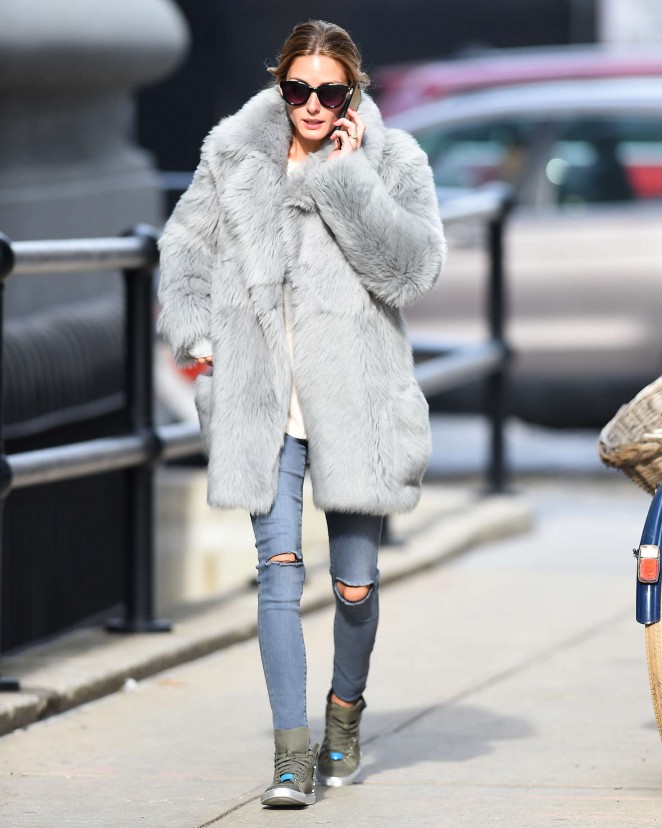 Olivia-Palermo-brooklyn-tibi-black-orchid-1