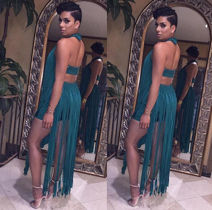 2-laura-govan-high-heck-sleeveless-cutout-back-green-fringe-dress-giuseppe-zanotti-harmony-strappy-sandals