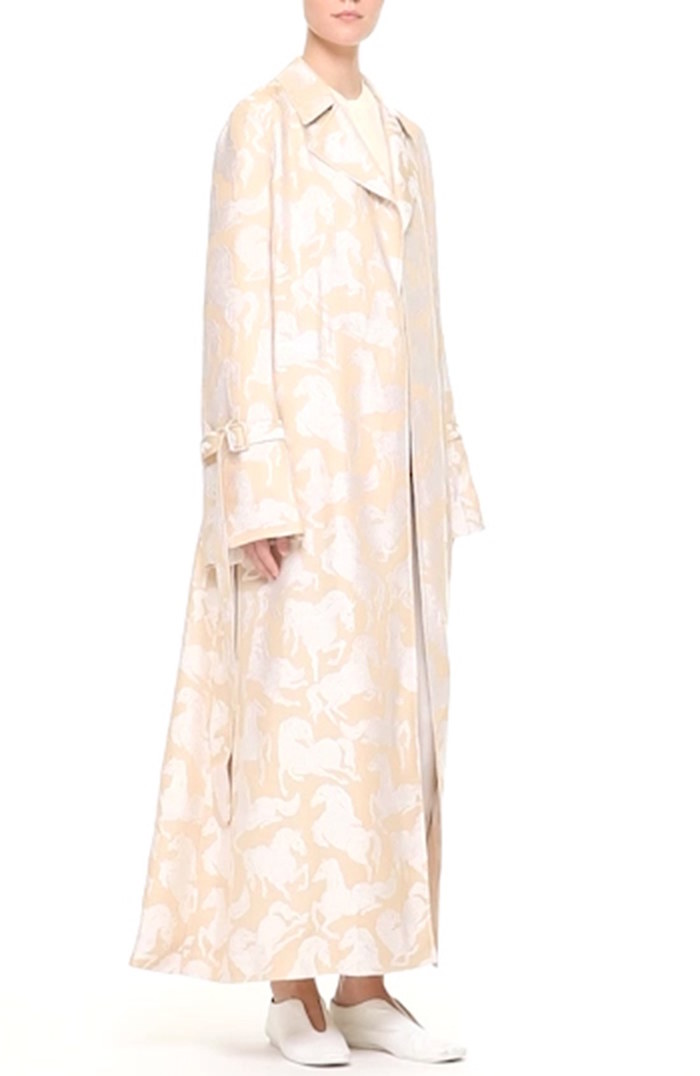 2-stella-mccartney-trench-horse-kenisa-stuart-weitzman-nudist-sandals