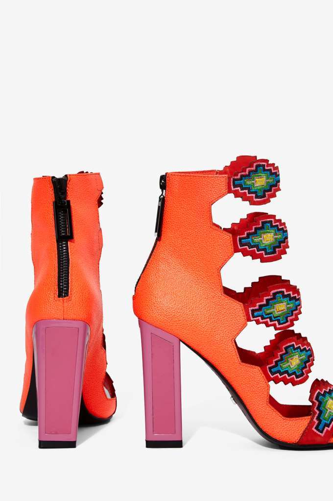 Bomb-Product-of-the-Day-Ka-Maconie-thea-aztec-leather-heel-2