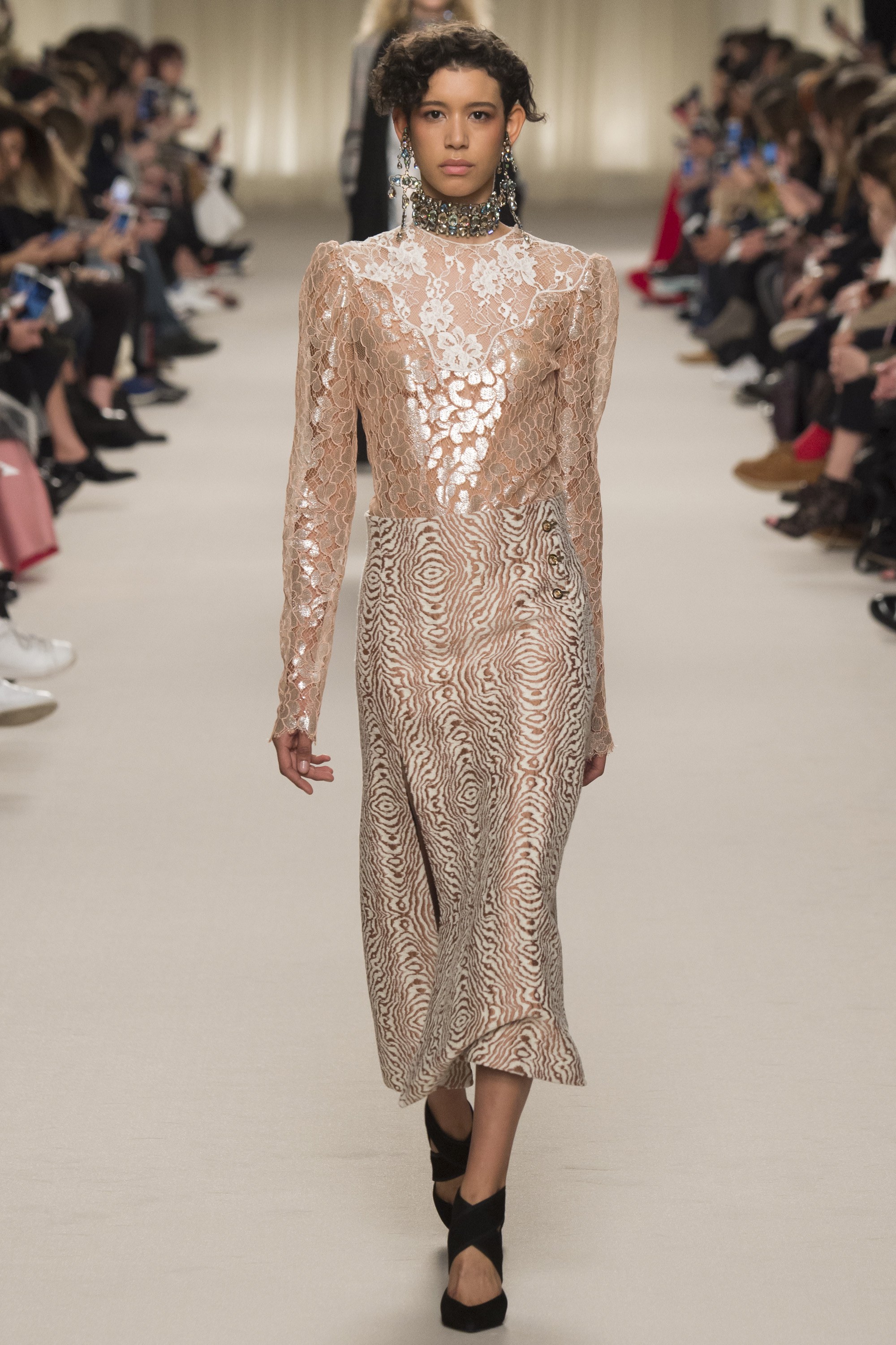 Show-Review-Lanvin-Fall-2016-3