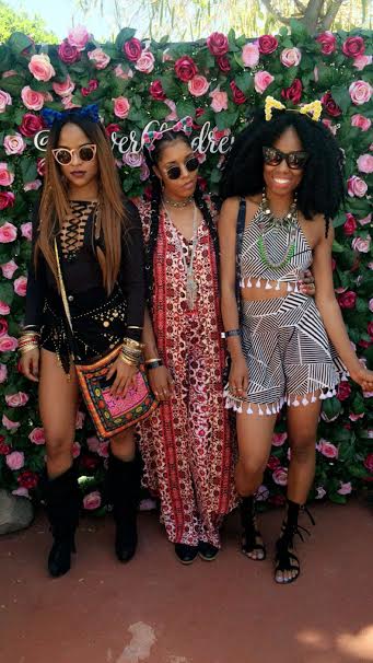 How-do-you-wear-it-Festival-Edition-Mikhalajene-TheVicStyles-ThainaMadere-Printed-2-piece-printed-jumpsuit-Black-Shorts-Coachella-inspired