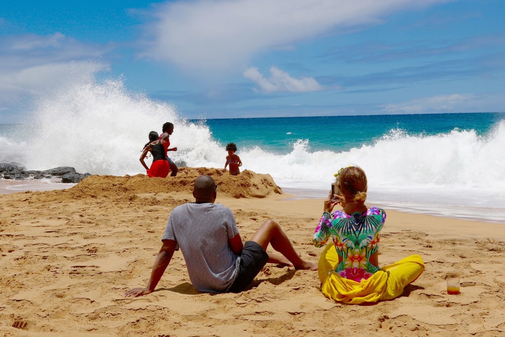 4-Beyonce-One-Piece-cia-maritima-tropical-print-long-sleeve-Swimsuit-Hawaii-June-2016