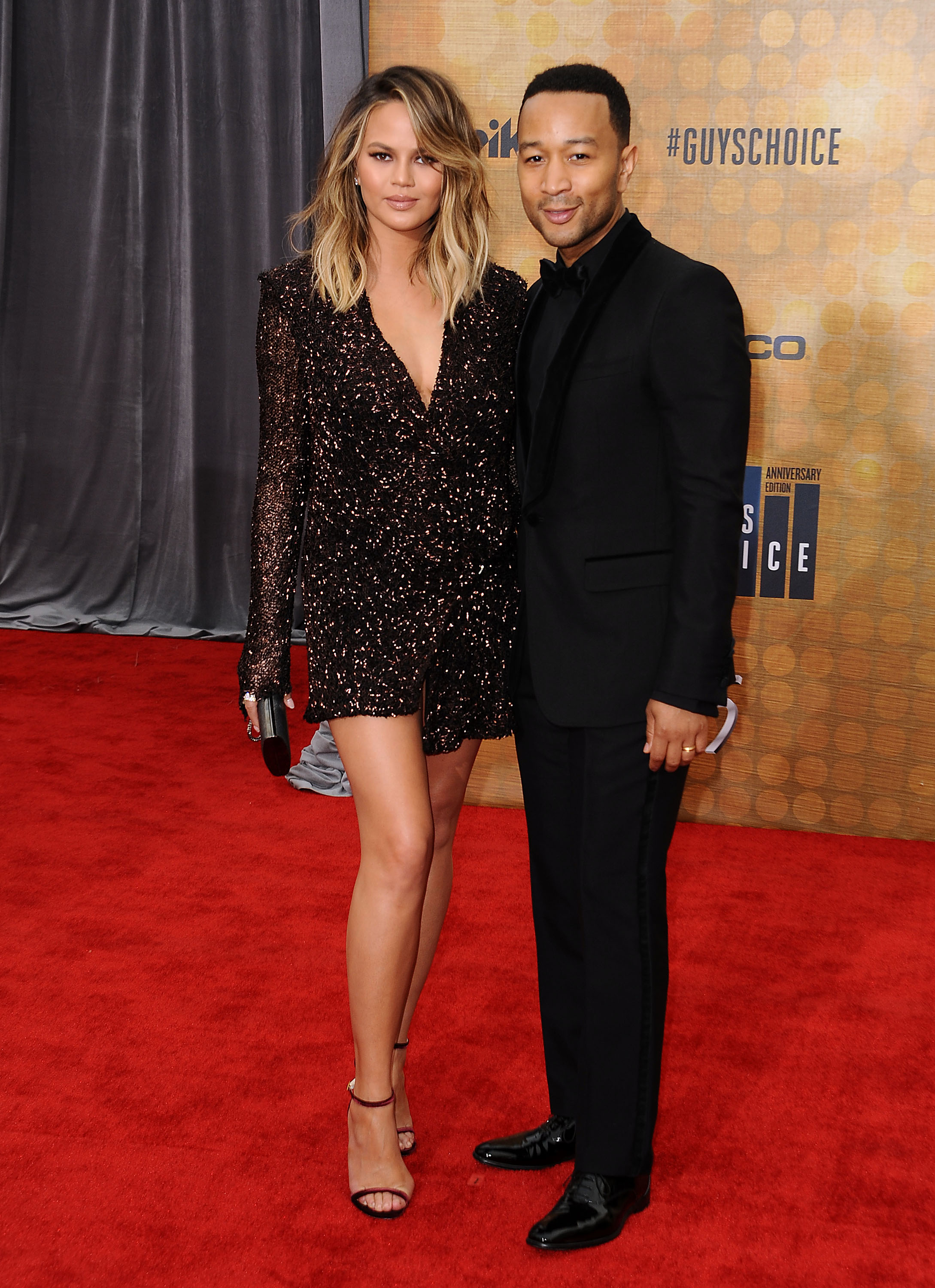 Chrissy-Teigen-Dion-Lee-Spike-TV-Guys-Choice-Awards-4