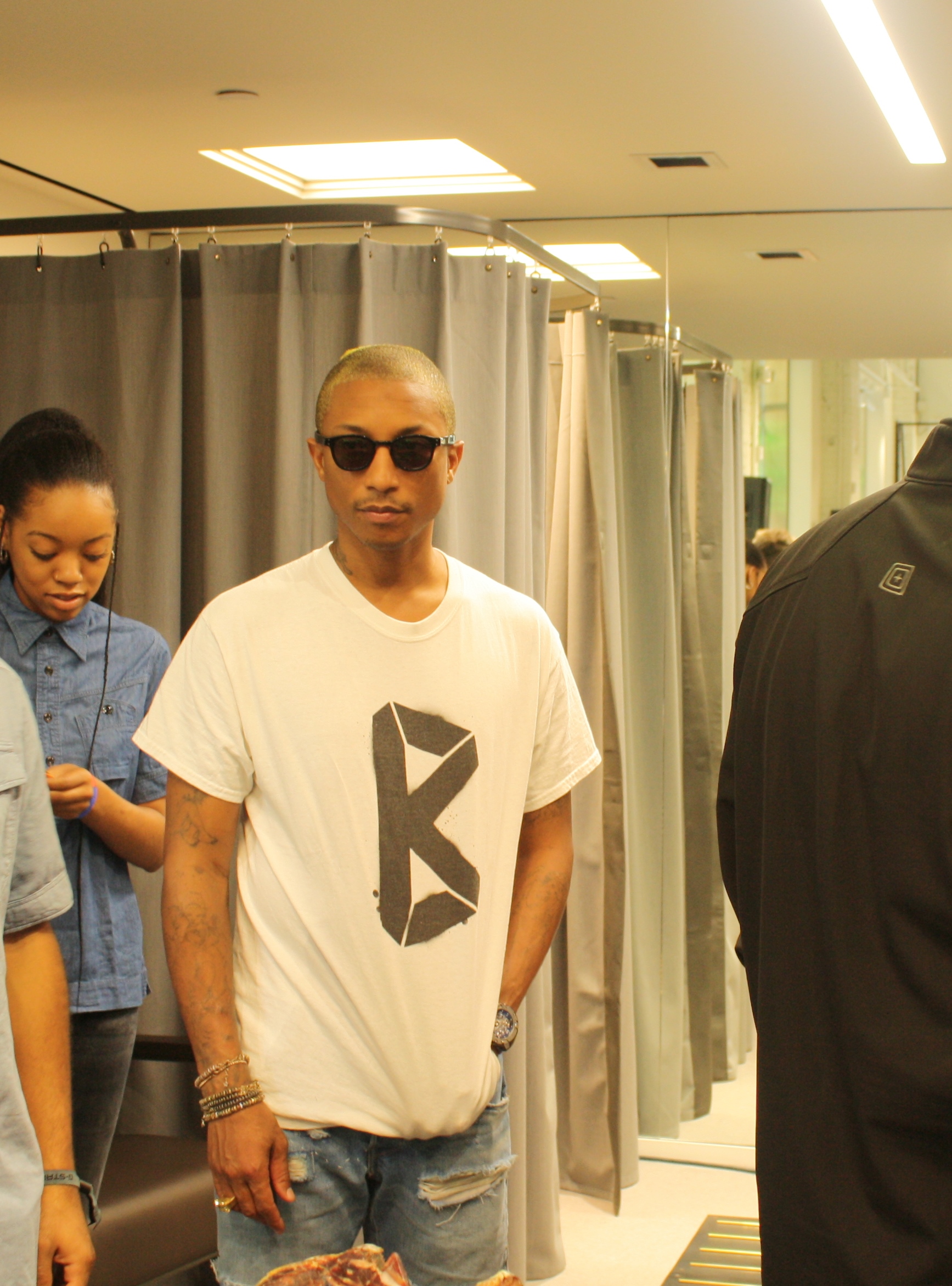 G-Star-RAW-5th-ave-grand-opening-1-pharrell-1 (2)