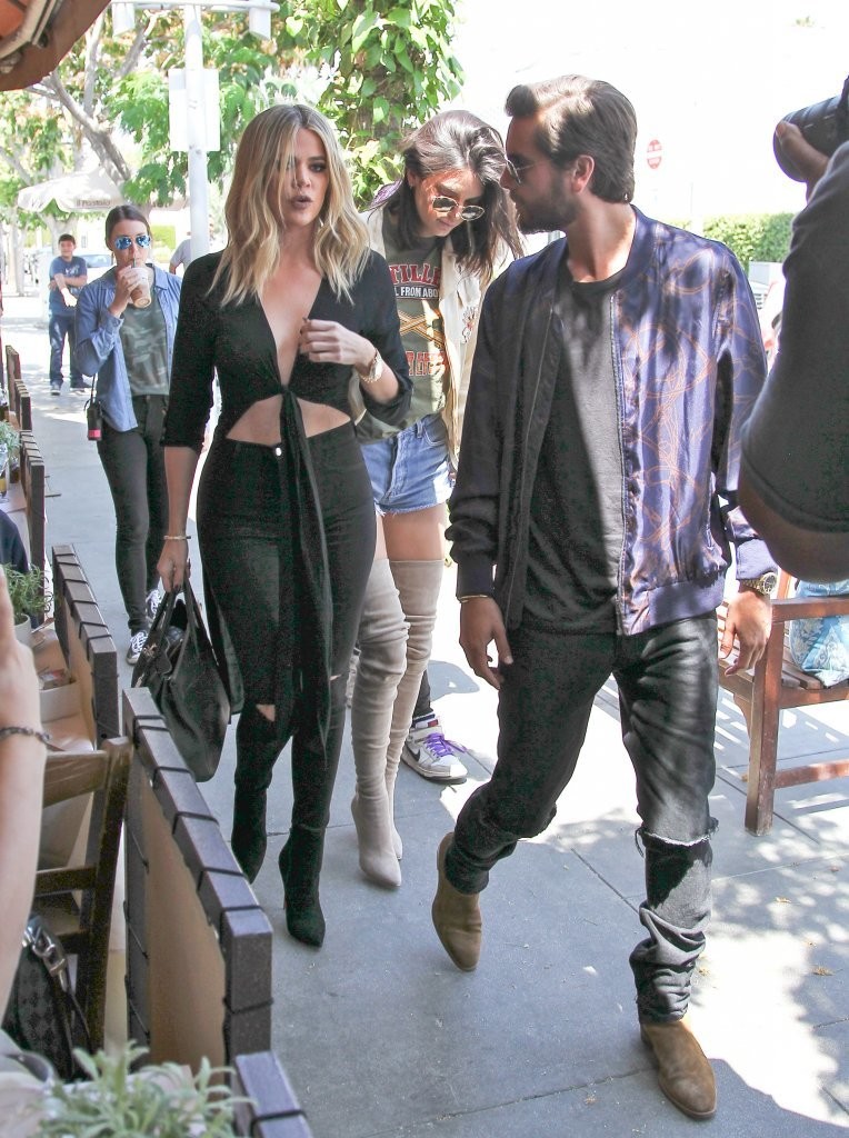 Khloe+Kardashian+Khloe+Kendall+Scott+Out+Lunch-naked-wardrobe-3