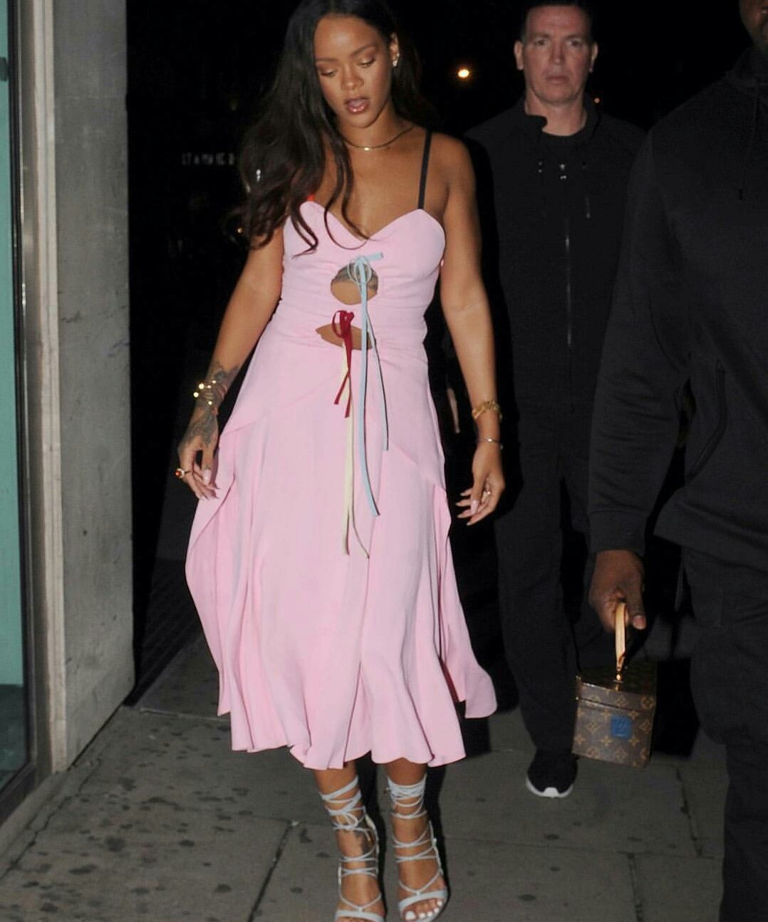 Rihanna-Rosie-Assoulin-DSquared-3