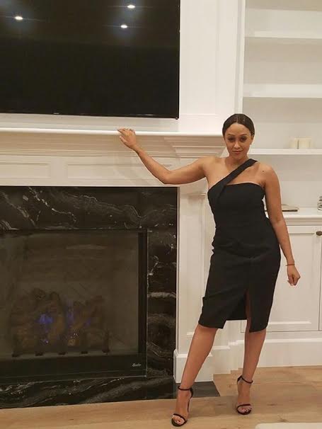 Splurge-Tia-Mowry-Central-Inteligence-Nicholas-Tech-Curve-One-shoulder-split-dress-2