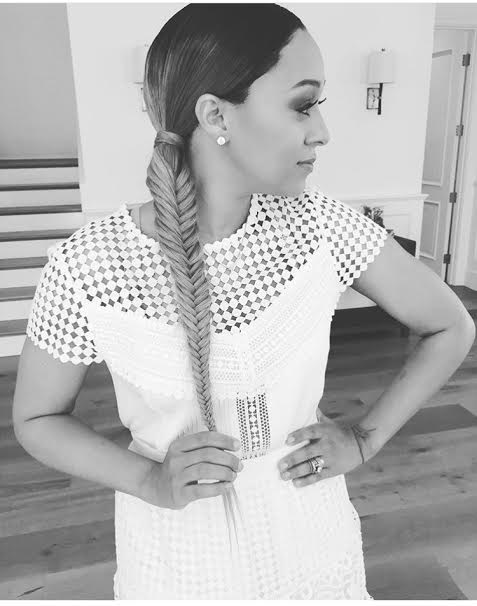 Splurge-Tia-Mowry-DVF-Lauren-lace-Top-Tiana-lace-midi-skirt-3