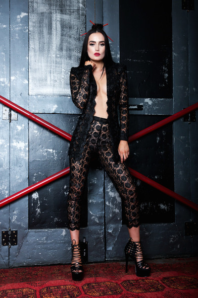 Stello-Yamashiro-Suit