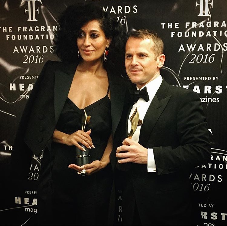 Tracee Ellis Ross's Fragrance Foundation Awards Paule Ka Pre-Fall 2016 Black Double-Breasted Suit and Gucci 'Angel' Red Platform Pump 6