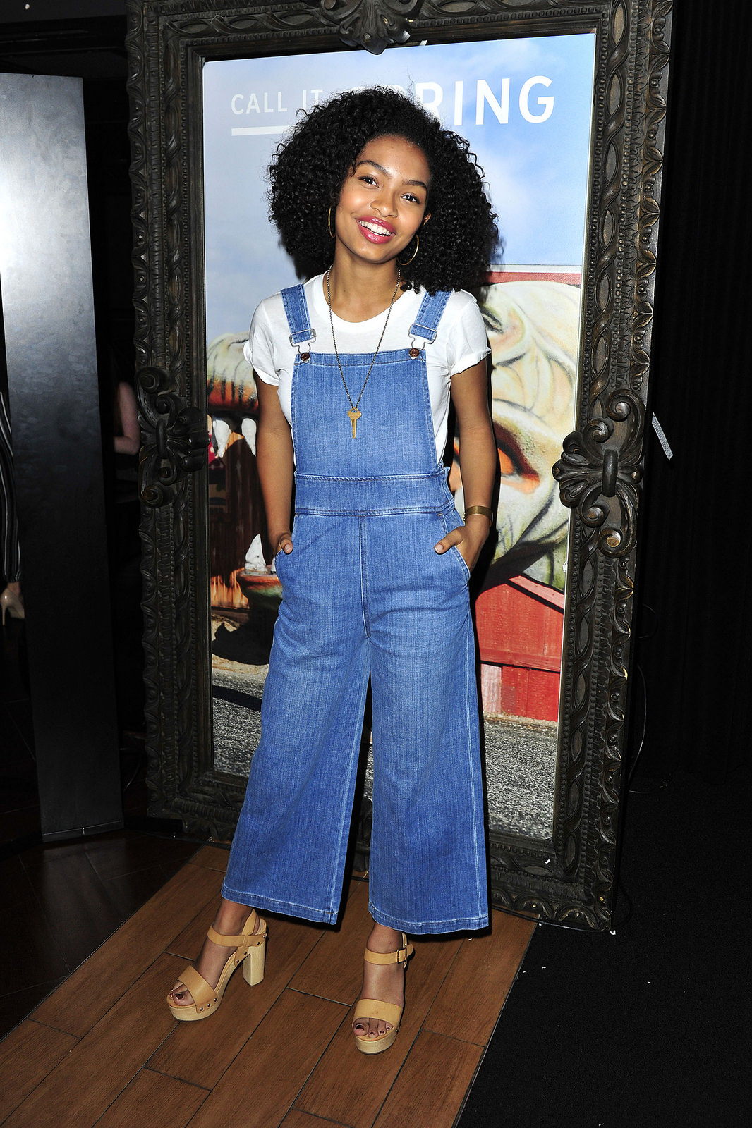 2-yara-shahidi-selena-gomez-concert-staples-center-madewell-denim-colotte-overalls