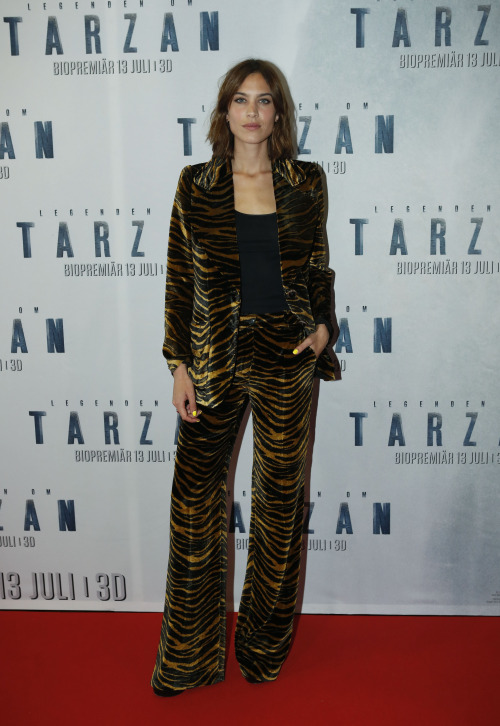 Alexa-Chung-Roberto-Cavalli-Fall-2016-2