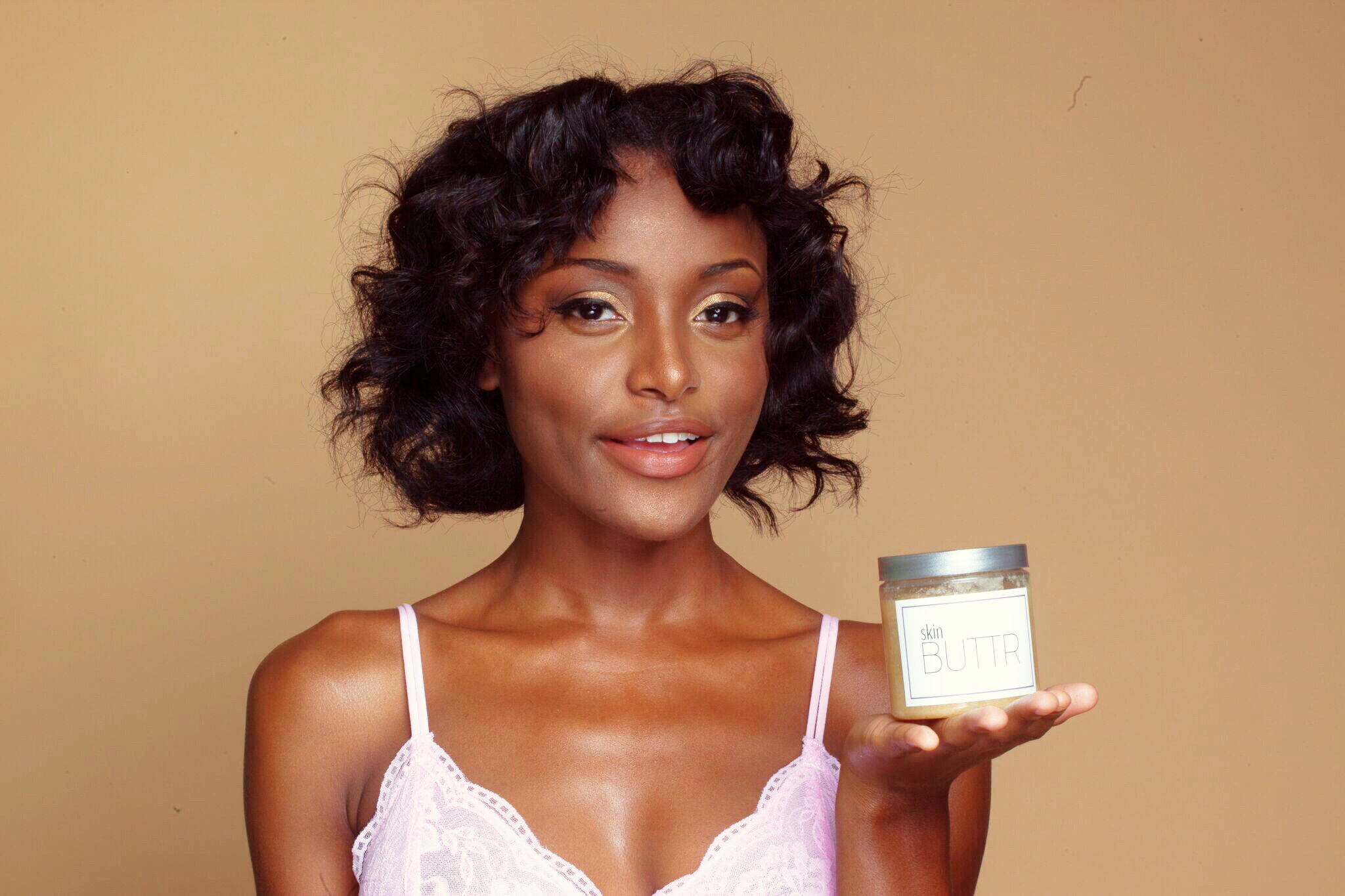 Anhkti-from-Brooklyn-Beauty-Bombshell-2