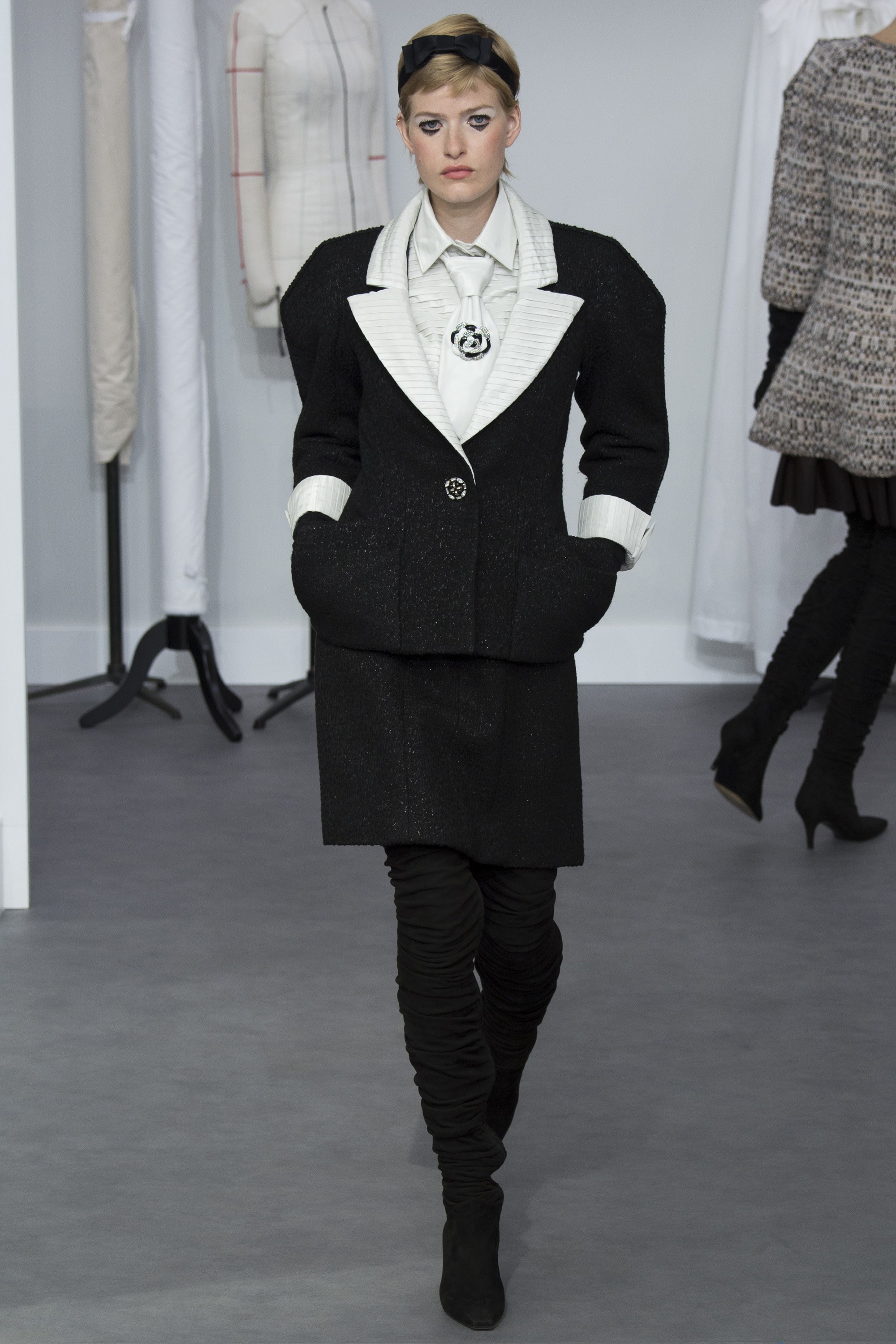 Chanel-Fall-2016-Couture-34