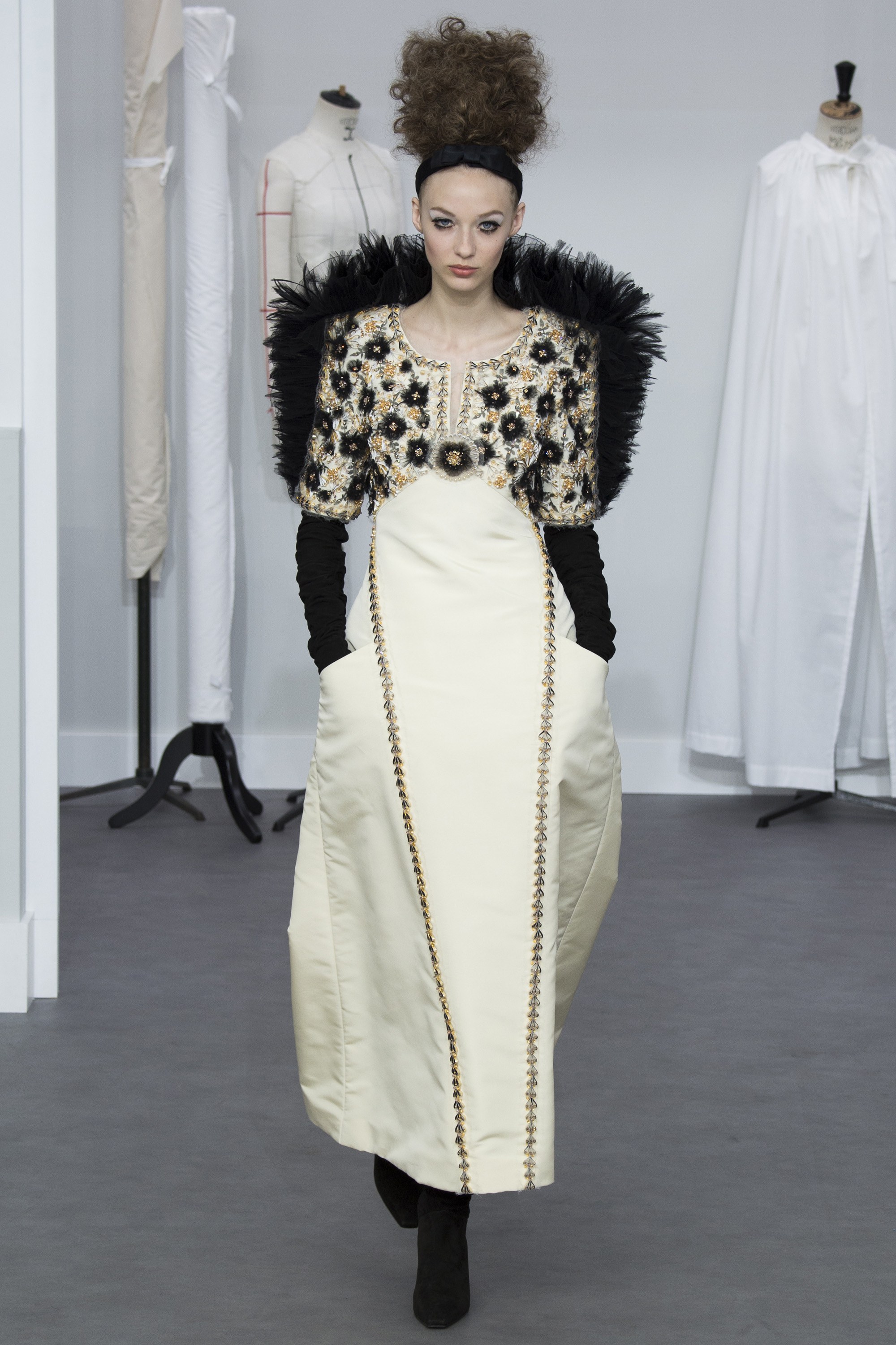 Chanel-Fall-2016-Couture-47