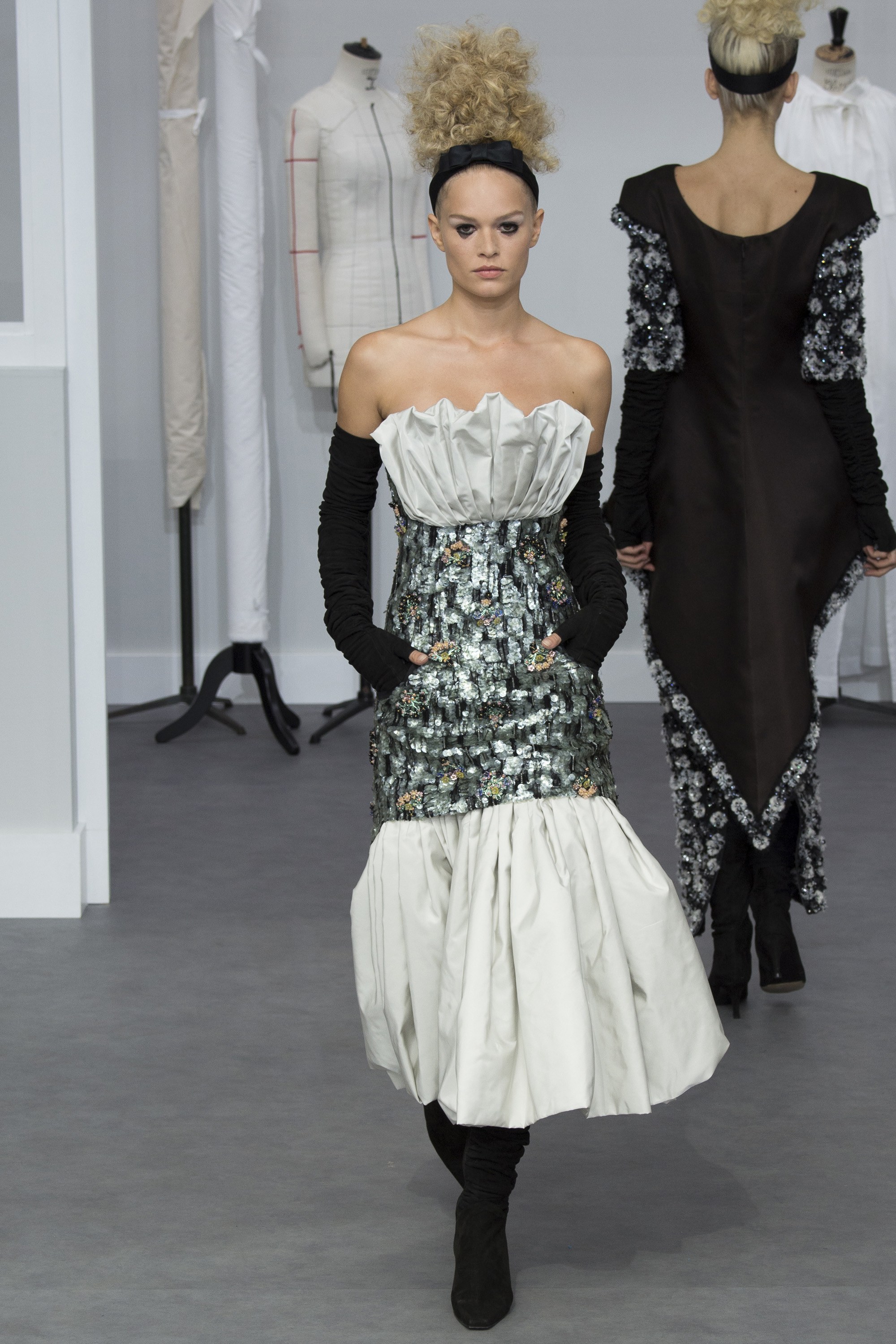 Chanel-Fall-2016-Couture-59