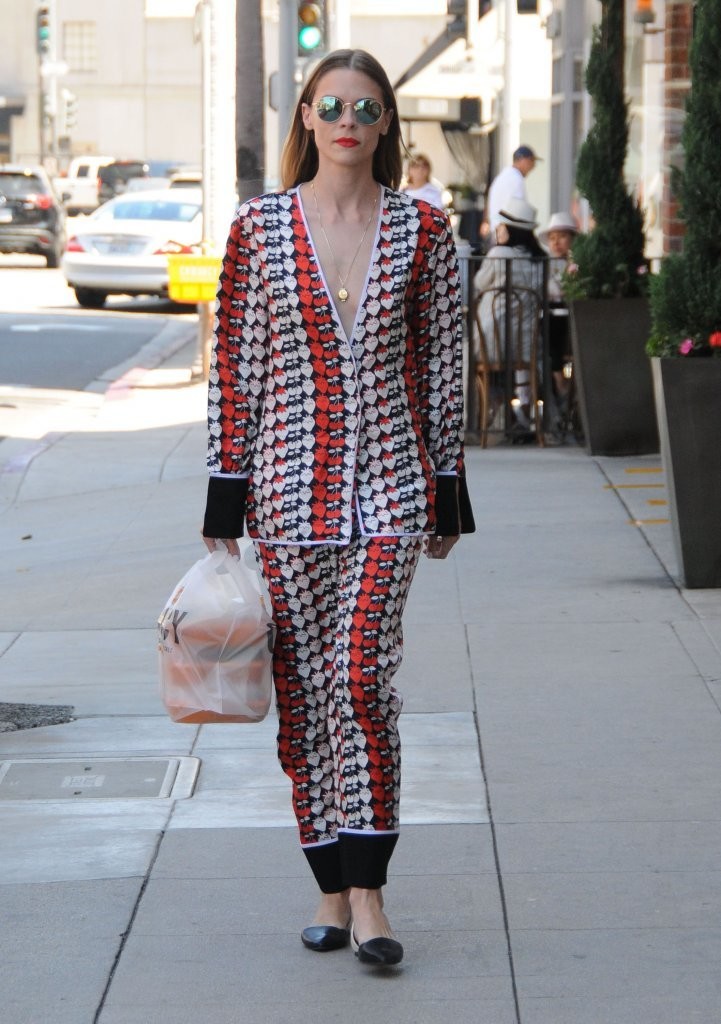 Jaime+King+Jaime+King+Runs+Errands+Beverly-victoria-victoria-beckham-2