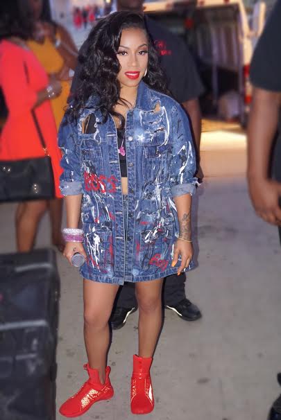 Keysha-cole-Detroit-show-boss-mentality-Grenade-denim-jacket-fenty-x-puma-trainer-sneakers-1
