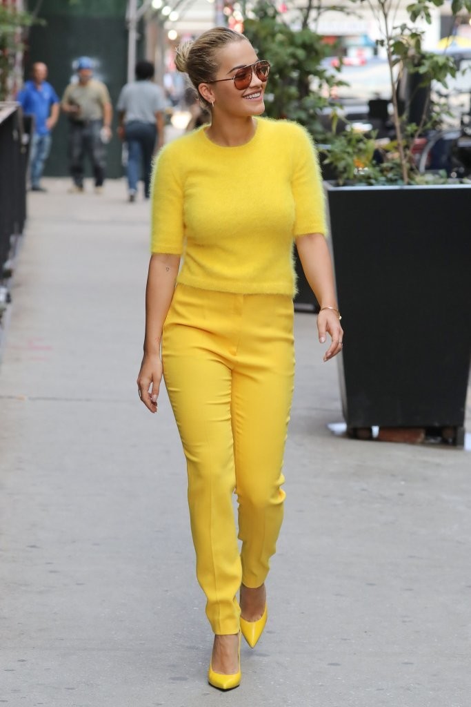 Rita-Ora-Escada-Fall-2016-Yellow-Fluffy-Sweater-High-Waisted-Trousers-6
