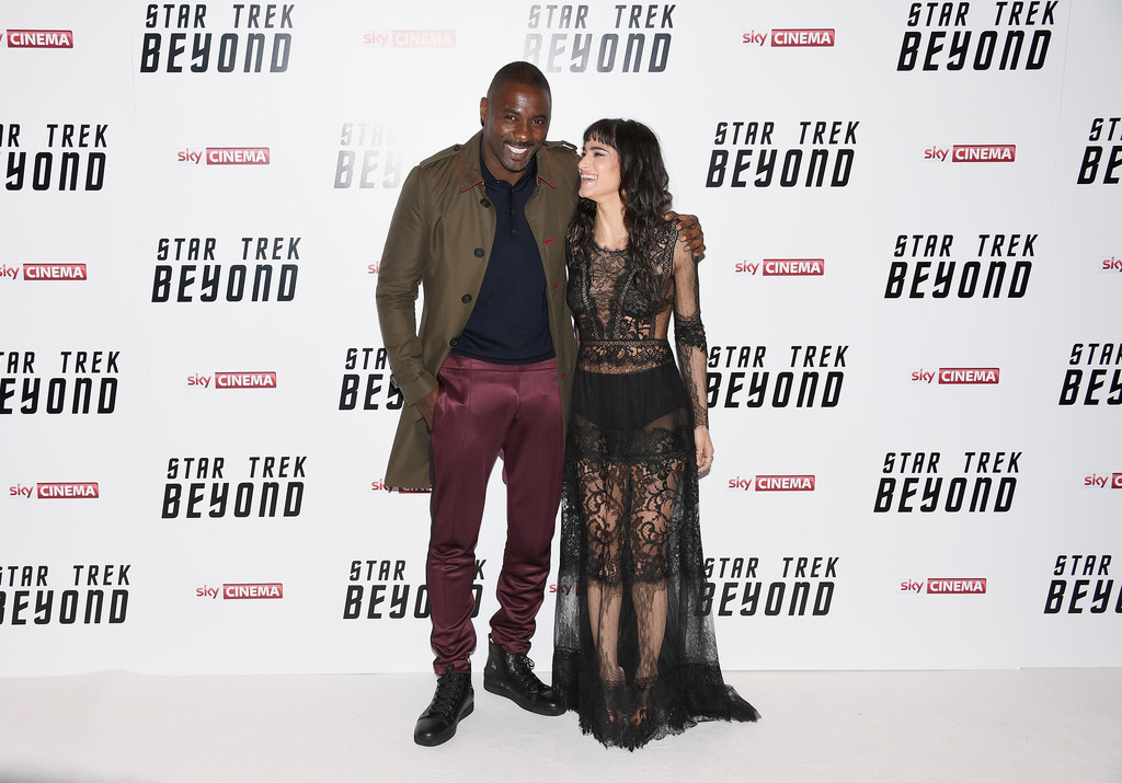 Sofia-Boutella-Star-Trek-Beyond-London-Premiere-Alberta-Ferretti-Fall-2016-Sheer-Lace-Gown-1