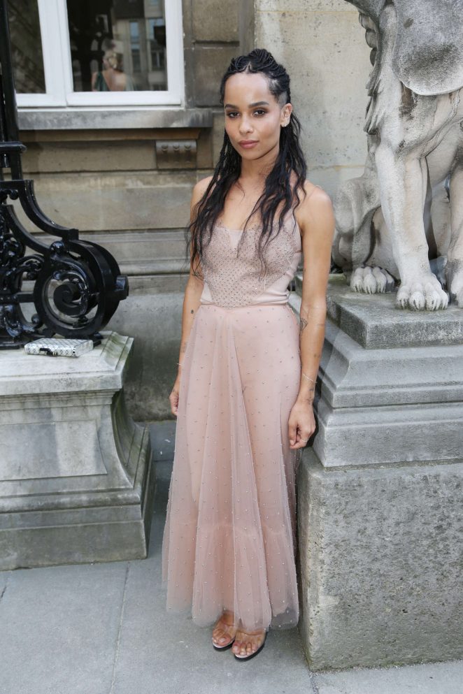 Zoe-Kravitz--Valentino-Fashion-Haute-Couture-2017-1
