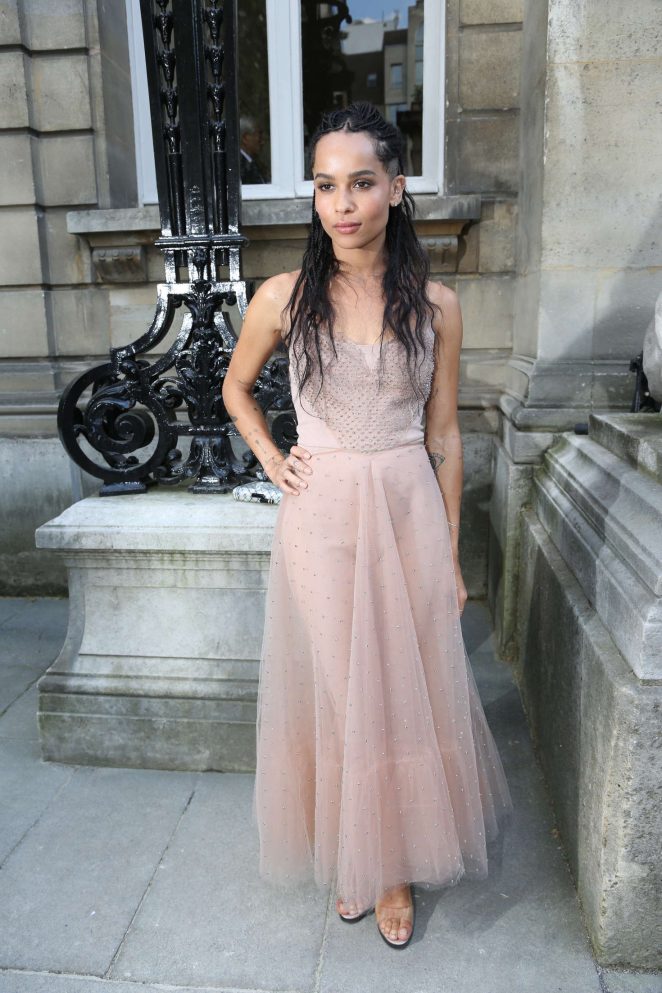 Zoe-Kravitz--Valentino-Fashion-Haute-Couture-2017-2