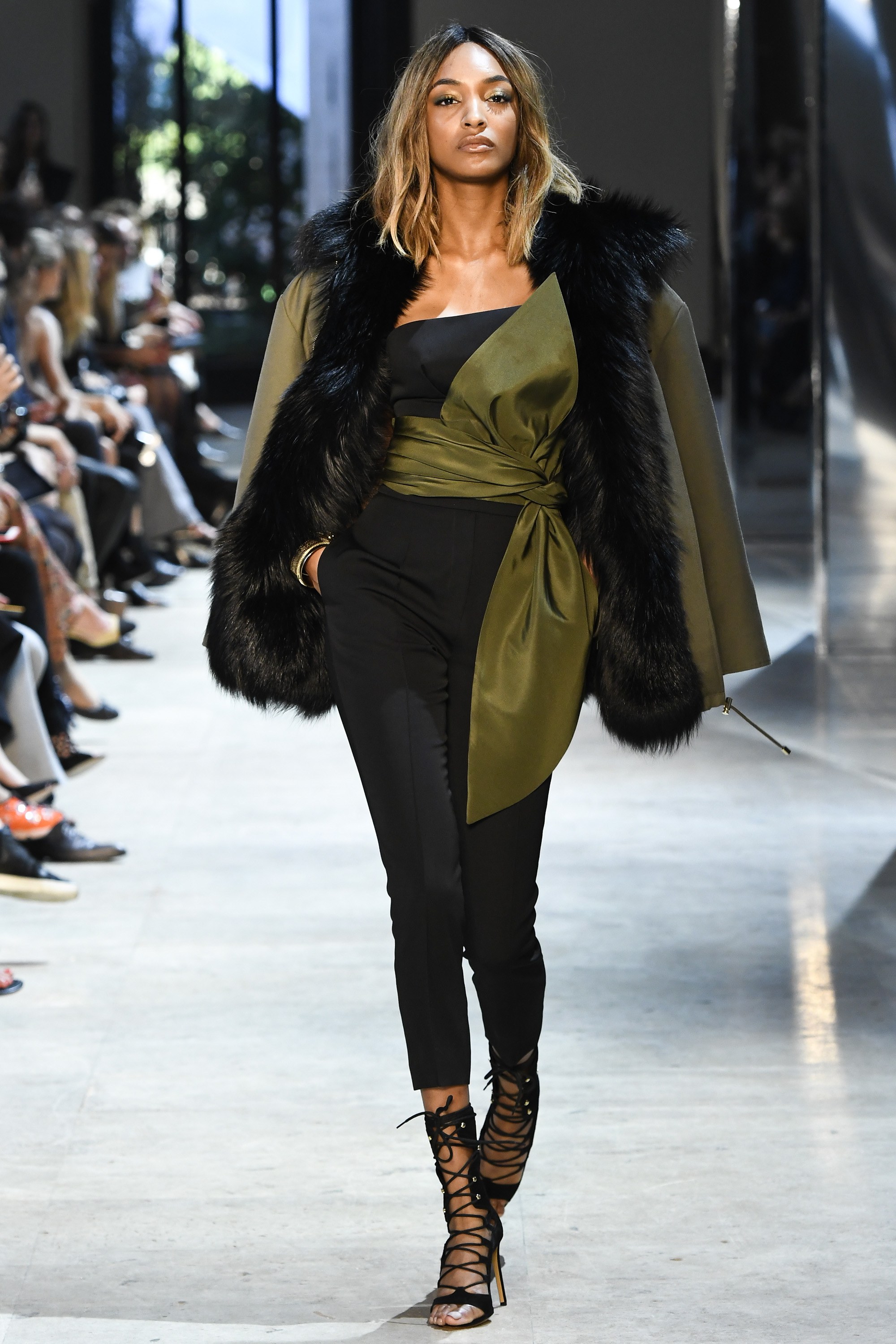 alexandre-vauthier-fall-2016-couture-24