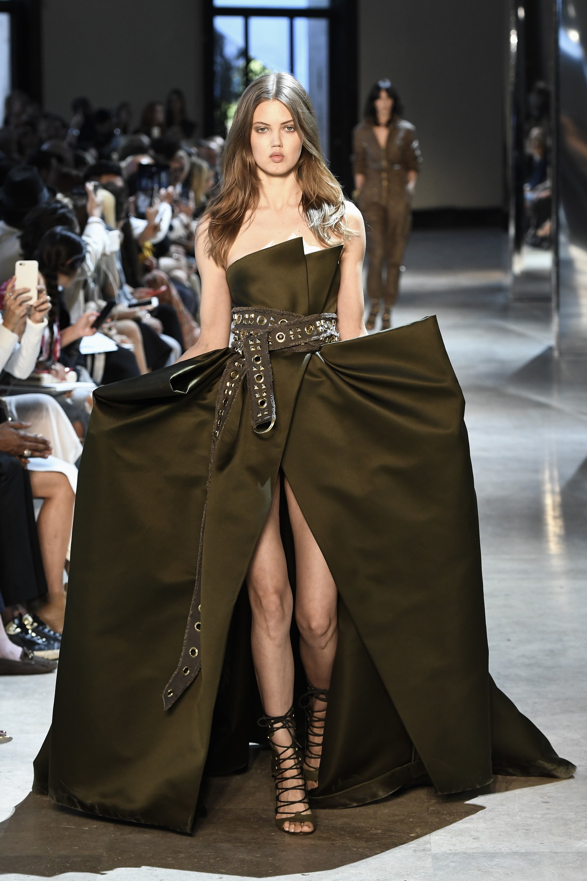 alexandre-vauthier-fall-2016-couture-26