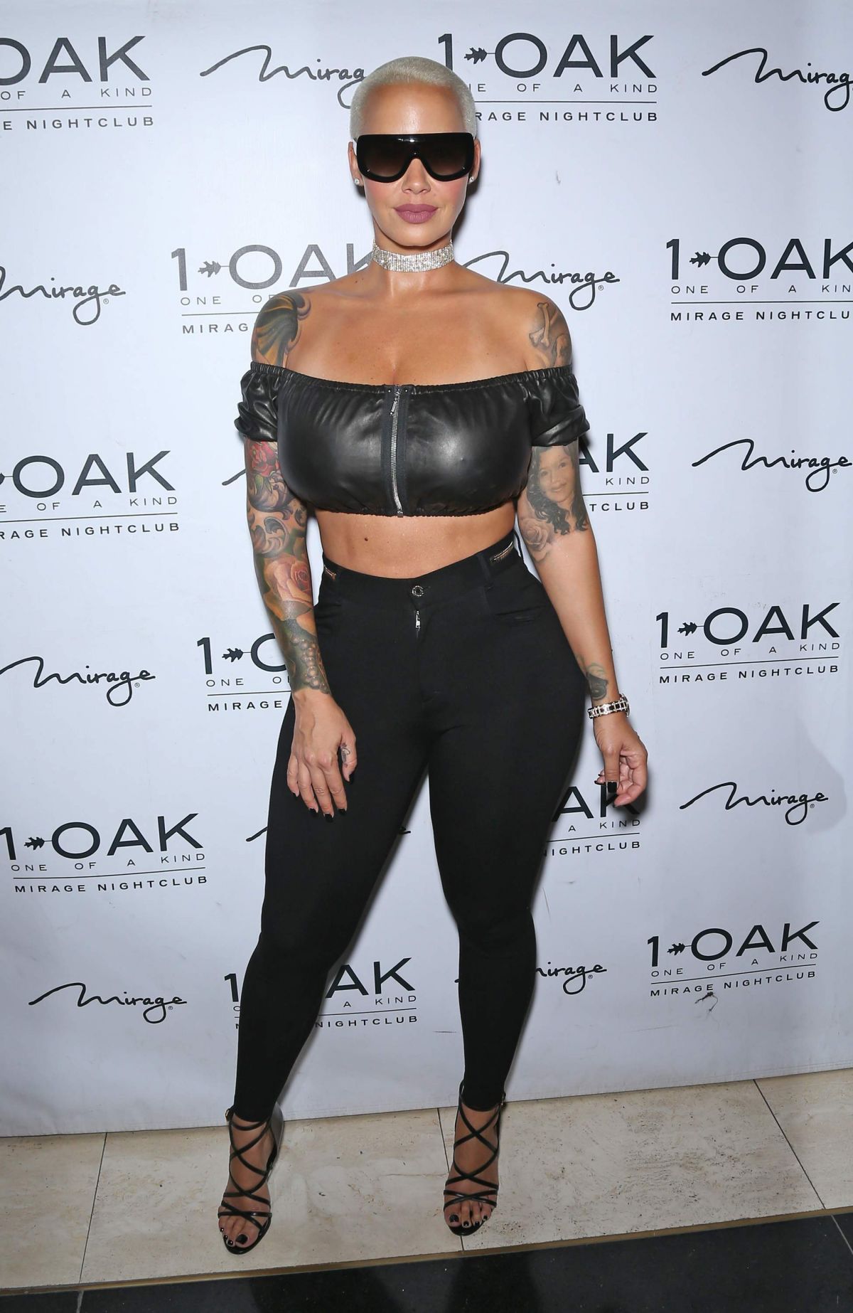 amber-rose-at-1oak-nightclub-in-las-vegas-alexander-wang