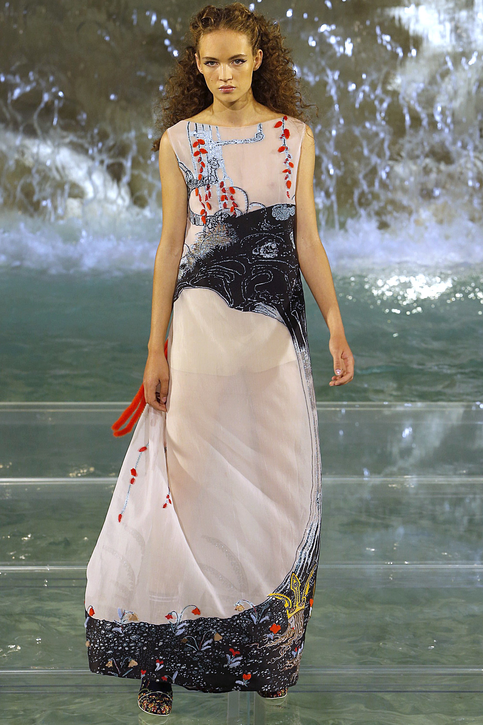 fendi-fall-2016-couture-11