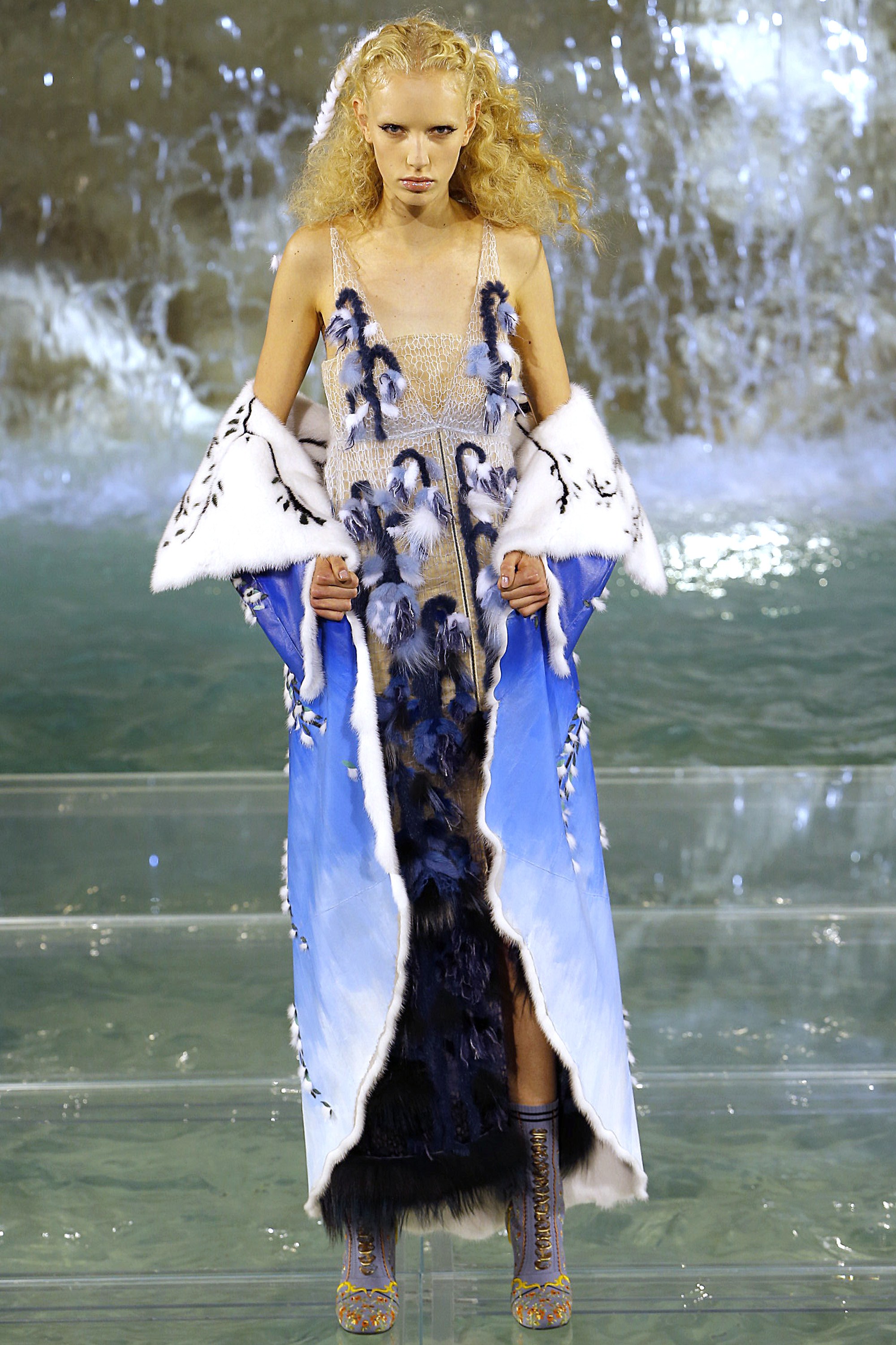 fendi-fall-2016-couture-12