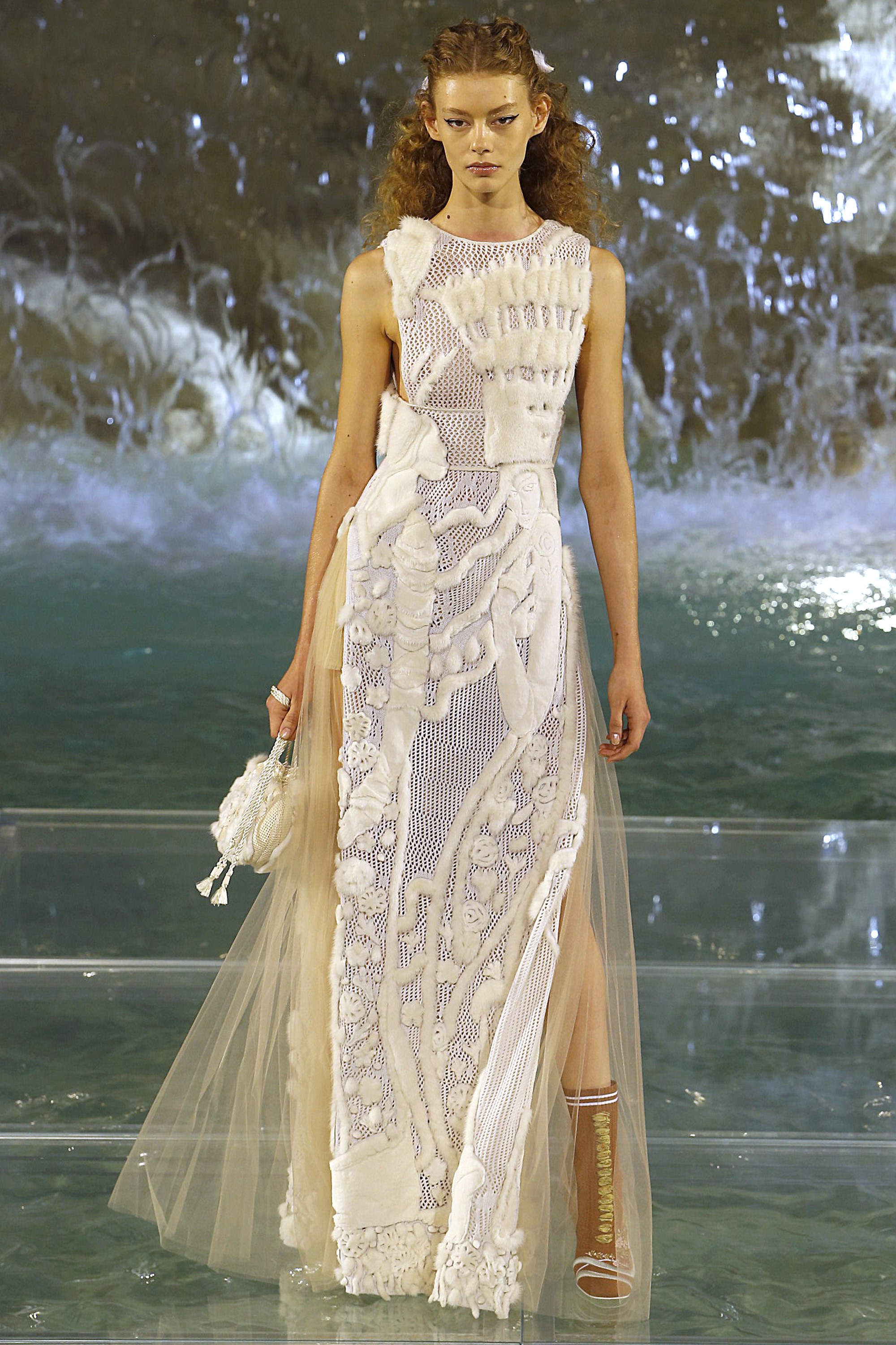 fendi-fall-2016-couture-8