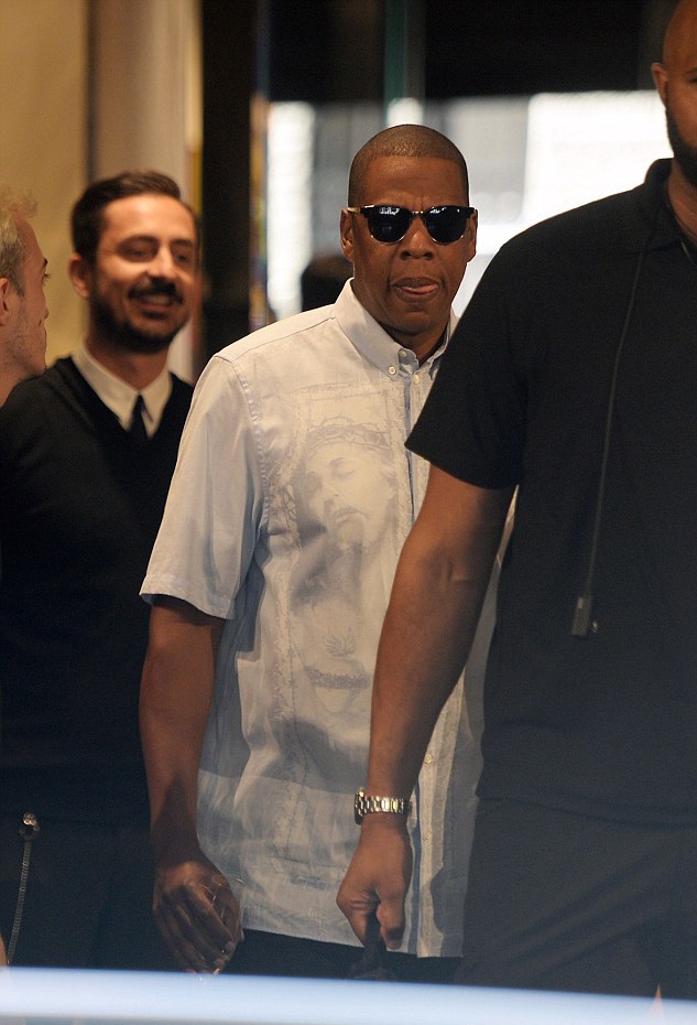 jay-z-milan-spring-2016-givenchy-christ-print-shirt