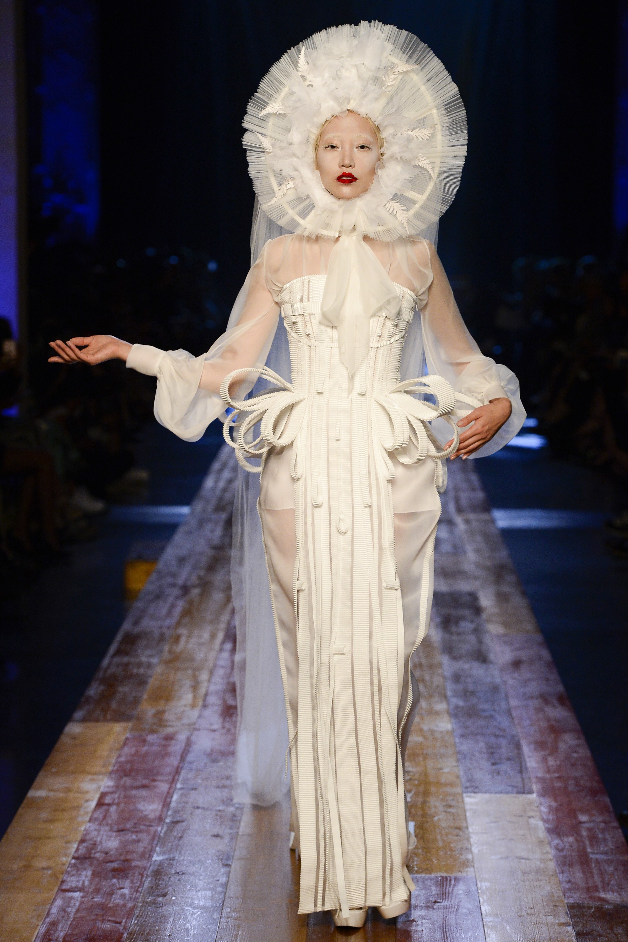 jean-paul-gaultier-couture-fall-2016-16
