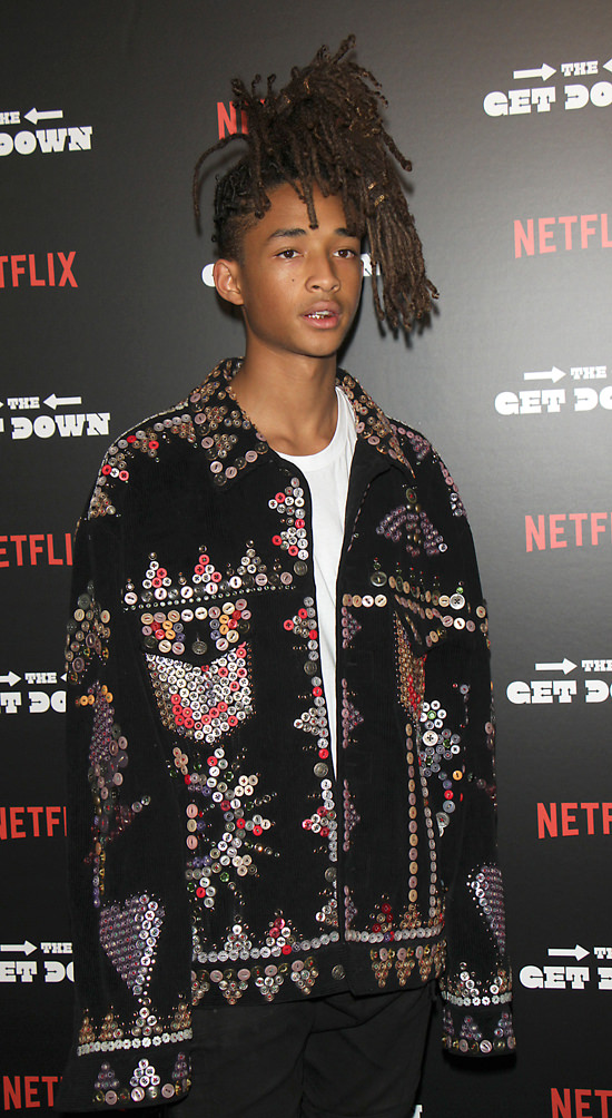 2-jaden-smith-get-down-nyc-premiere-gucci-button-detail-embroidered-velvet-jaceket