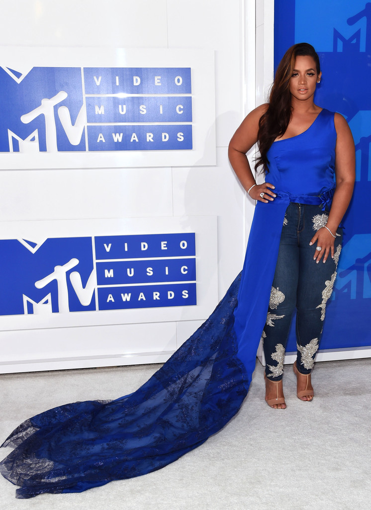 2016+MTV+Video+Music+Awards+Arrivals-dascha-polanco